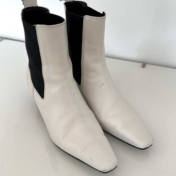 5 for $25 // Rachel Cox white boots 8 - Picture 2 of 6